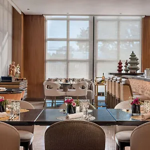 Dusit Thani Hotel